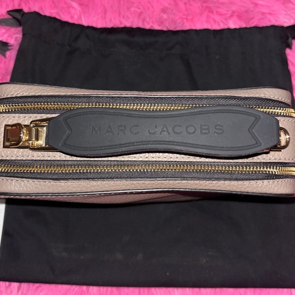 Marc Jacobs The Box Taupe Crossbody with Black Logo - Picture 4 of 6